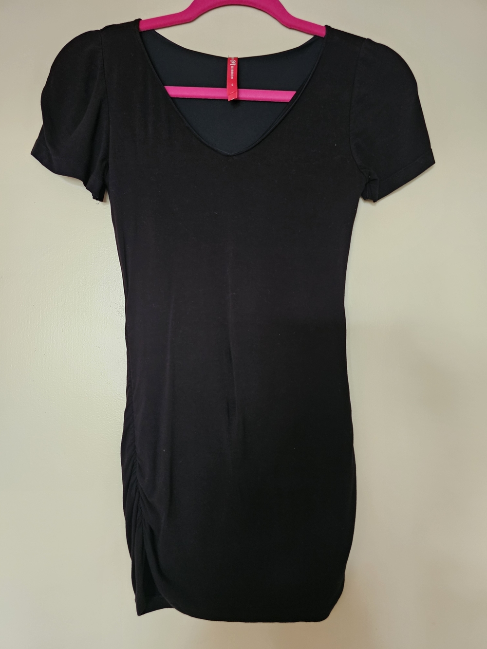 Ruby Ribbon Black Short Sleeve V-Neck Top With Ruched Sides S